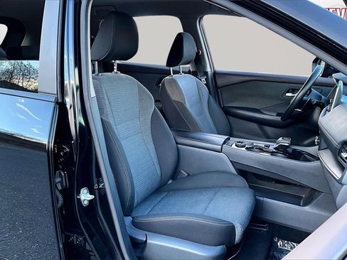 Used 2023 Nissan Rogue SV image 26