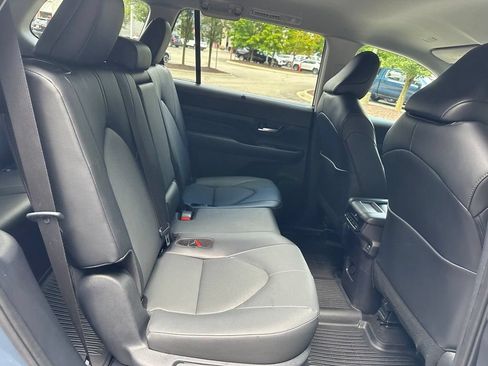 Used 2025 Toyota Grand Highlander AWD image 30