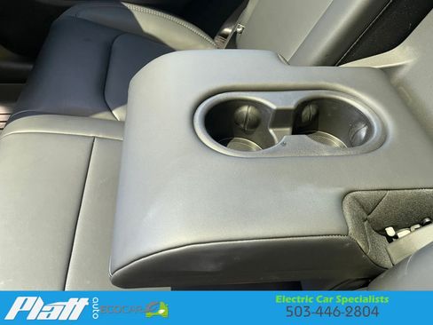 Used 2024 Tesla Model Y Long Range RWD image 45
