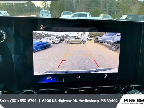 Used 2024 Chevrolet Colorado LT image 15