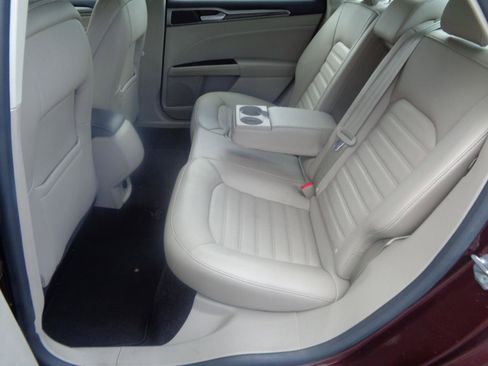 Used 2017 Ford Fusion SE FWD image 23