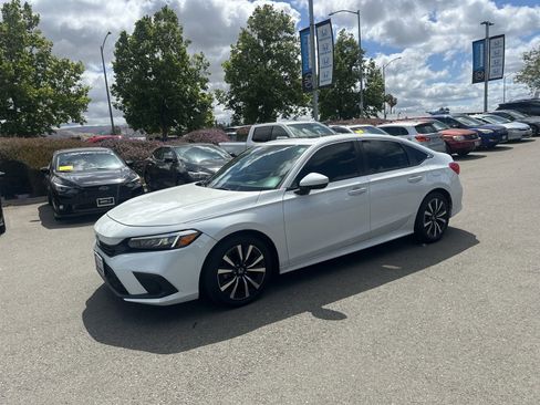 Used 2024 Honda Civic EX image 5
