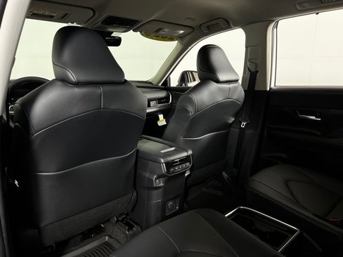 Used 2026 Toyota Grand Highlander XLE FWD image 22