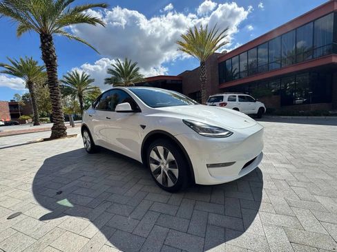 Used 2022 Tesla Model Y Long Range AWD/4WD image 4