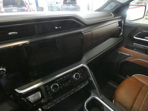 Used 2026 GMC Sierra 1500 Denali Ultimate AWD/4WD image 13