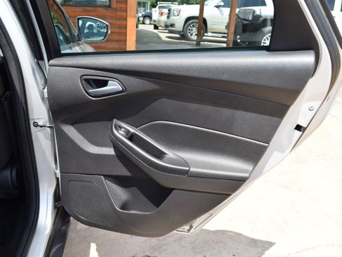 Used 2017 Ford Focus SE image 15