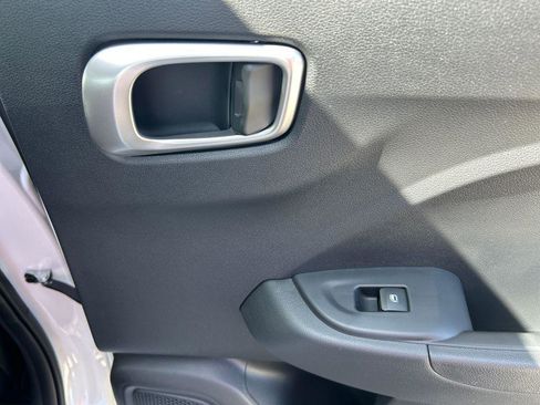 New 2026 Hyundai Venue SE FWD image 27