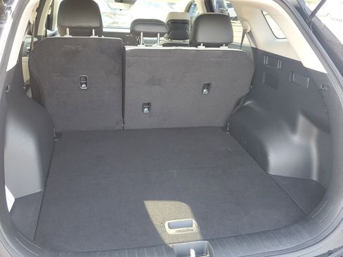 Used 2025 Kia Sportage EX image 7