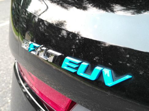 Used 2023 Chevrolet Bolt EUV Premier w/ Sun & Sound Package FWD image 34