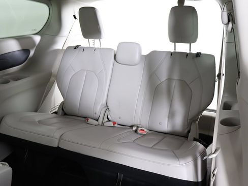 Used 2021 Chrysler Voyager Lxi FWD image 29