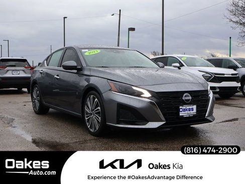 Used 2023 Nissan Altima 2.5 SL FWD image 1