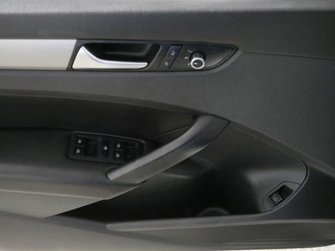 Used 2015 Volkswagen Passat 1.8T Wolfsburg Edition image 19