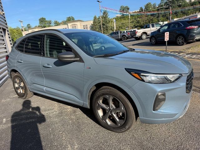 Used 2024 Ford Escape ST-Line w/ Tech Pack #1 AWD/4WD image 11