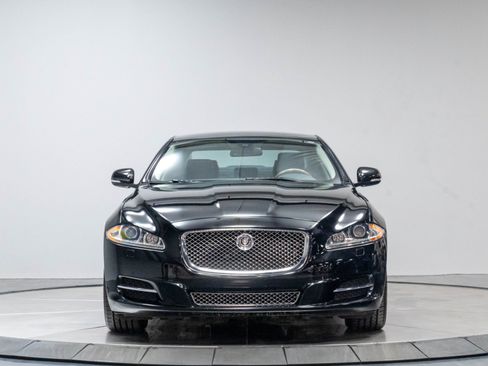 Used 2013 Jaguar XJ AWD image 42