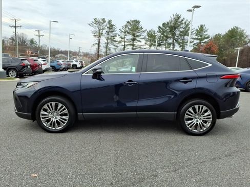 Used 2023 Toyota Venza Limited image 14