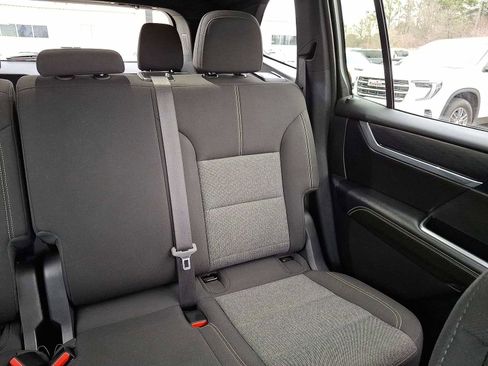 Used 2025 GMC Acadia Elevation image 15