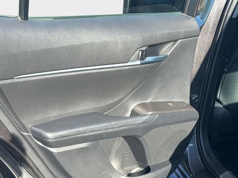 Used 2023 Toyota Camry SE image 12