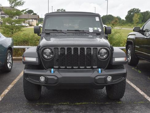 Used 2023 Jeep Wrangler Unlimited w/ Cold Weather Group AWD/4WD image 2