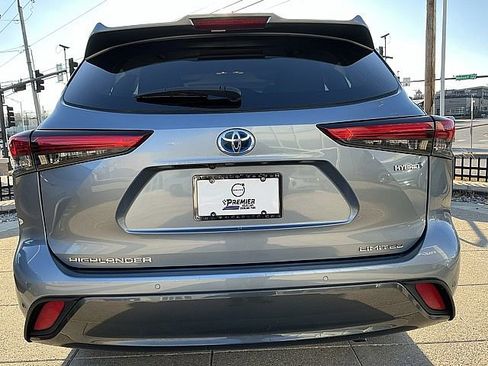 Used 2023 Toyota Highlander Limited image 9