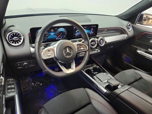 Used 2021 Mercedes-Benz GLB 250 image 9