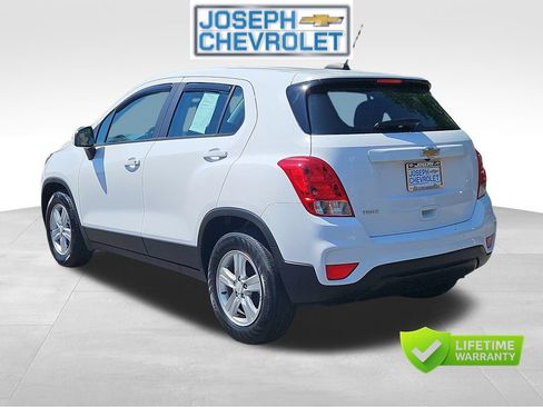Used 2020 Chevrolet Trax LS FWD image 3