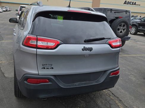 Used 2017 Jeep Cherokee High Altitude image 11