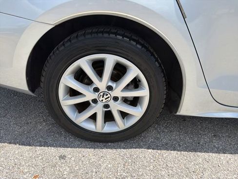 Used 2015 Volkswagen Jetta SE FWD image 24