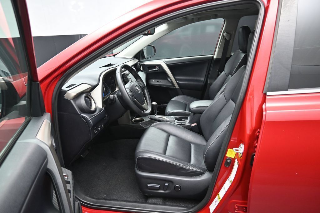 Used 2013 Toyota RAV4 Limited AWD/4WD image 9