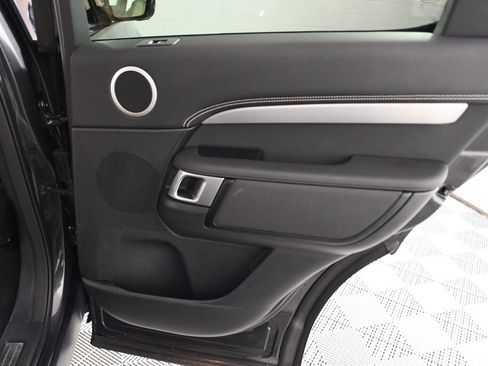 Used 2024 Land Rover Discovery Dynamic SE AWD/4WD image 21