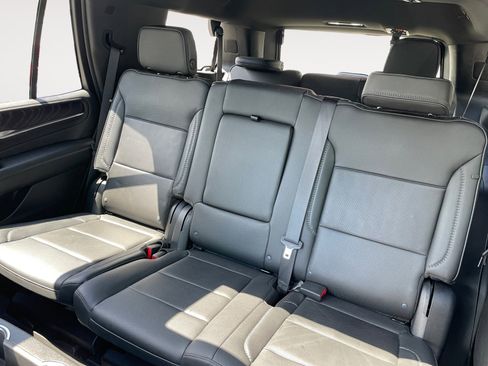 Used 2022 GMC Yukon Denali AWD/4WD image 13