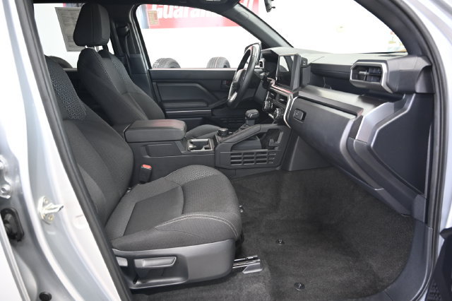 Used 2025 Toyota 4Runner SR5 AWD/4WD image 11