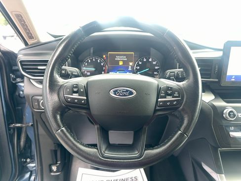 Used 2020 Ford Explorer XLT w/ Equipment Group 202A AWD/4WD image 20
