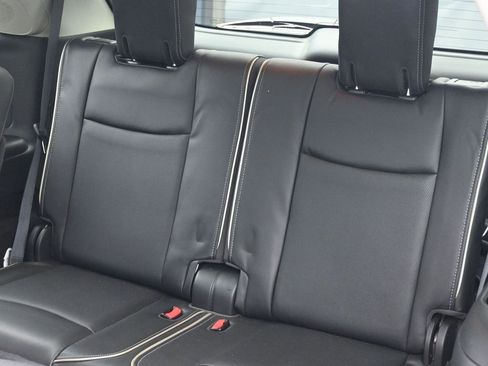 Used 2017 INFINITI QX60 Luxe w/ Deluxe Technology Package image 22