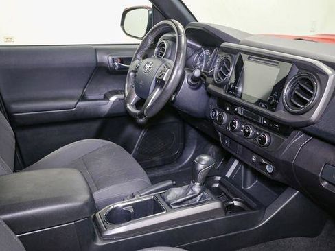 Used 2017 Toyota Tacoma TRD Sport image 20