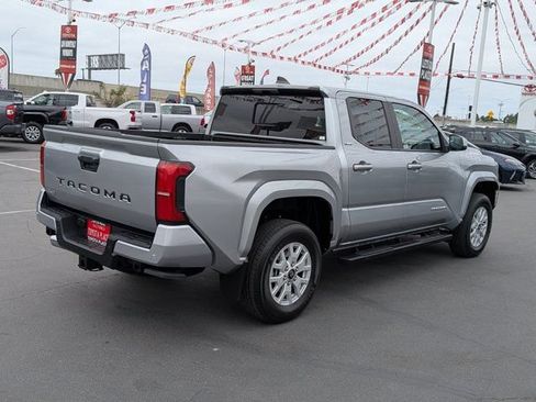 Used 2024 Toyota Tacoma SR5 w/ SR5 Upgrade Package AWD/4WD image 8