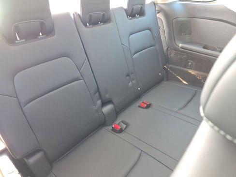 Used 2024 Nissan Pathfinder Platinum w/ Cargo Package image 20