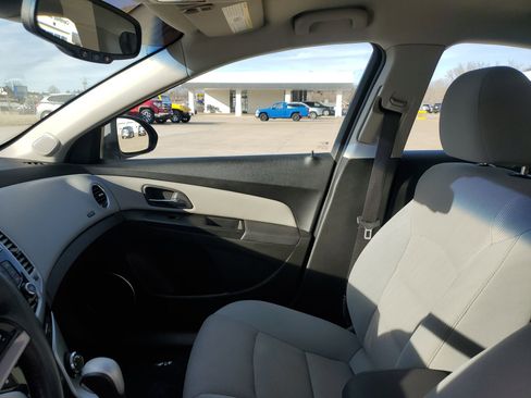 Used 2012 Chevrolet Cruze LT image 24