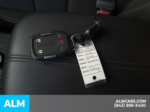 Used 2024 GMC Terrain SLE image 37