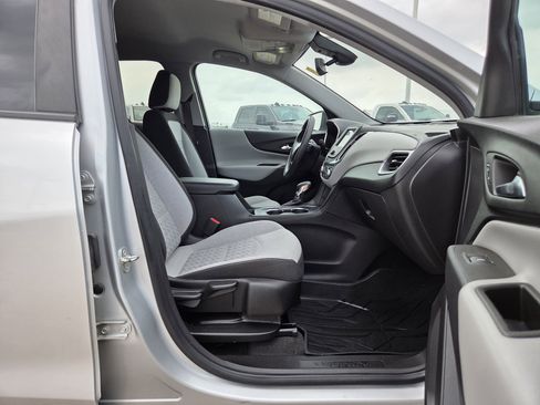 Used 2022 Chevrolet Equinox LS w/ LPO, Floor Liner Package AWD/4WD image 19