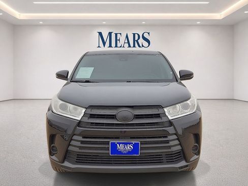 Used 2019 Toyota Highlander LE FWD image 8