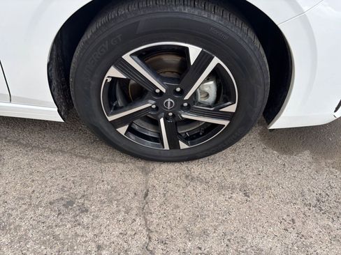 Used 2025 Nissan Sentra SV FWD image 25