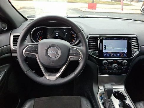 Used 2019 Jeep Grand Cherokee Altitude image 12