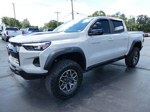 Certified 2026 Chevrolet Colorado ZR2 w/ Technology Package AWD/4WD image 9