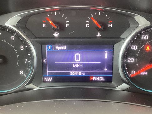 Used 2023 Chevrolet Equinox LT image 3