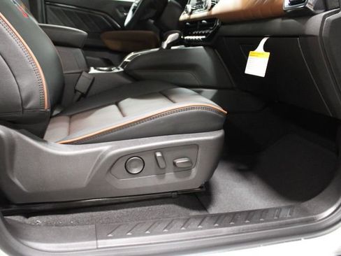 New 2026 GMC Canyon AT4 w/ Technology Plus Package AWD/4WD image 27