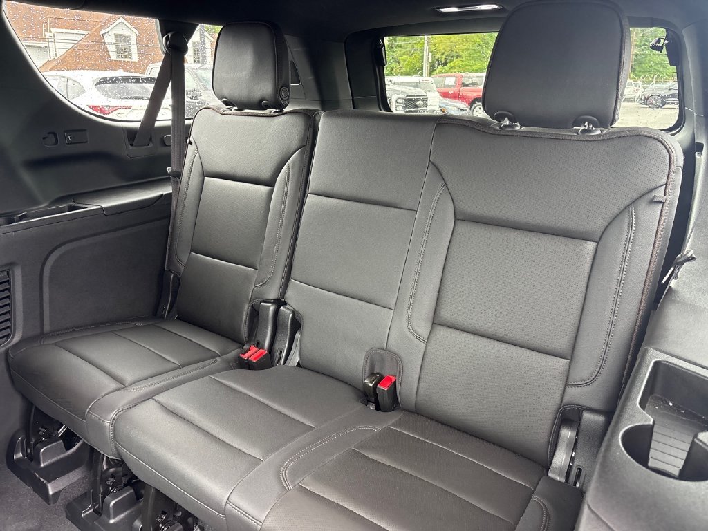 Used 2024 Chevrolet Suburban High Country AWD/4WD image 22
