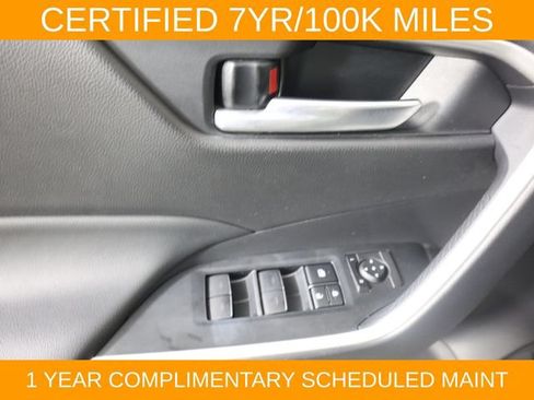 Used 2025 Toyota RAV4 XLE AWD/4WD image 18