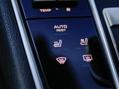 Used 2023 Porsche Panamera Platinum Edition image 26