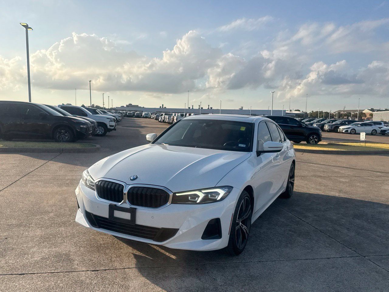 Used 2023 BMW 330i Sedan w/ Premium Package RWD image 8