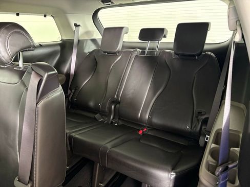 New 2026 Kia Carnival EX FWD image 40